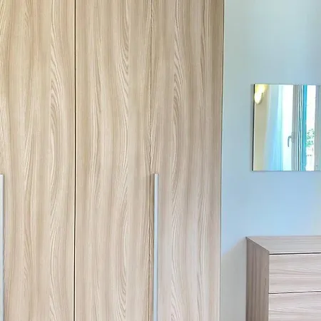 Luminoso Bilocale Con Balcone A *