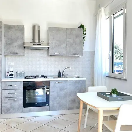 Luminoso Bilocale Con Balcone A Borgio Verezzi