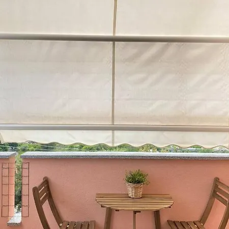 Appartamento Luminoso Bilocale Con Balcone A *