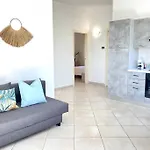 Luminoso Bilocale Con Balcone A Διαμέρισμα *