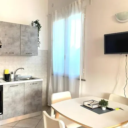 Appartamento Luminoso Bilocale Con Balcone A Borgio Verezzi