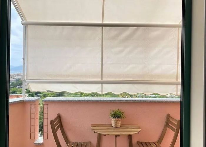 Διαμέρισμα Luminoso Bilocale Con Balcone A *
